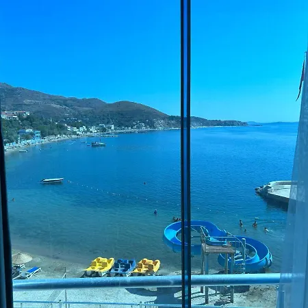 Mavi Yesil Cafe Restaurant Konaklama Plaj Turizm Isletmeleri * מרמרה אדסי